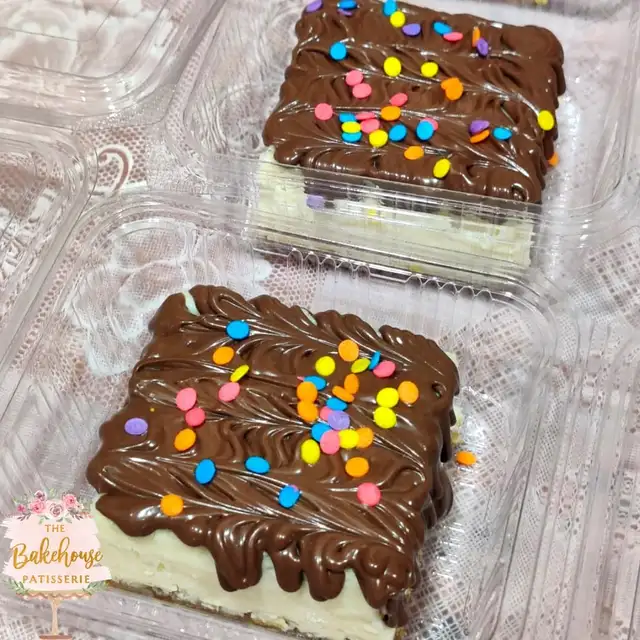 Nutella Cheesecake Squares